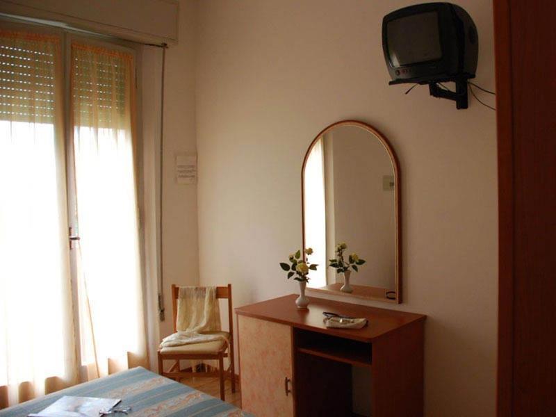 Hotel Serenella Vintage Rimini Exterior photo
